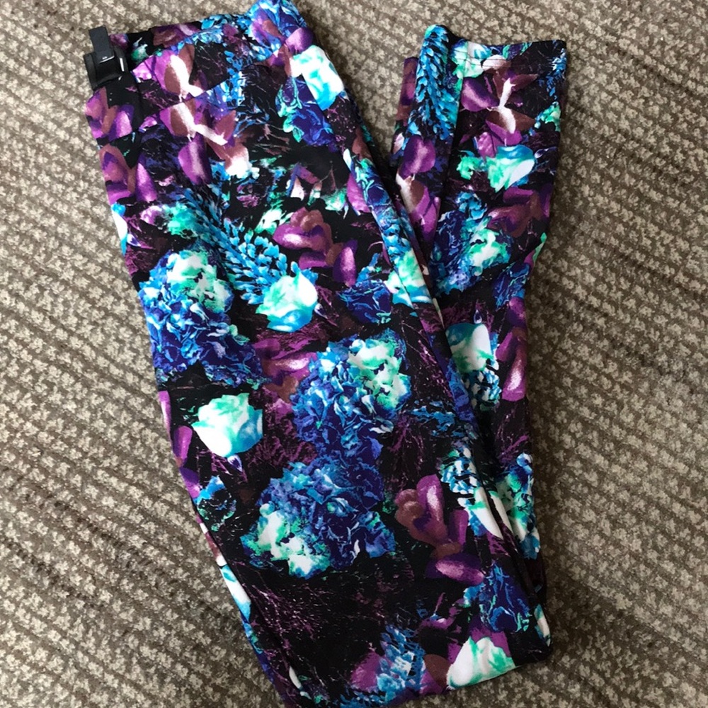 2b Bebe floral leggings